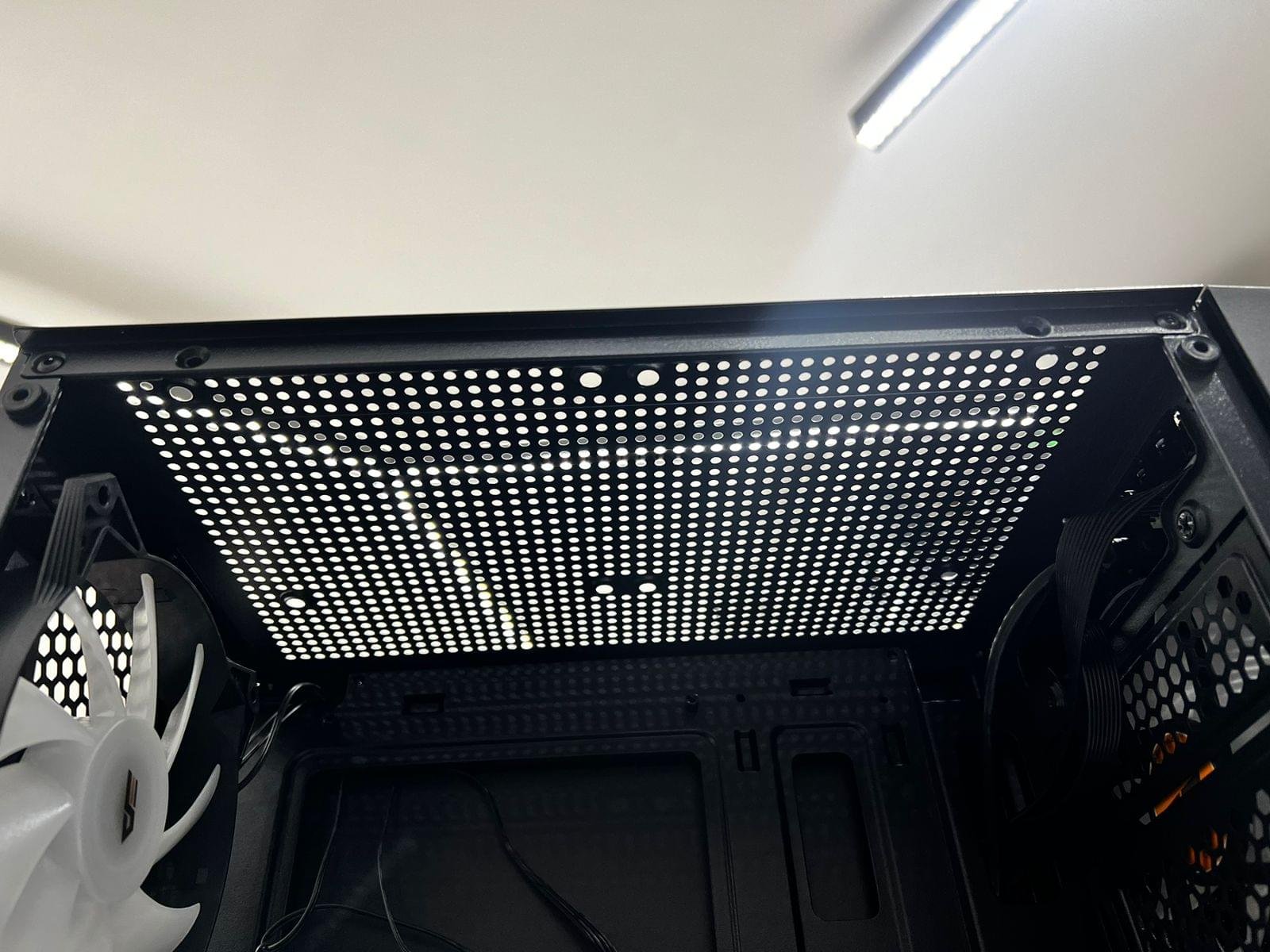 DarkFlash A290 ARGB Mid‑Tower ATX Gaming Case – Stylish Airflow RGB Chassis - Image 3