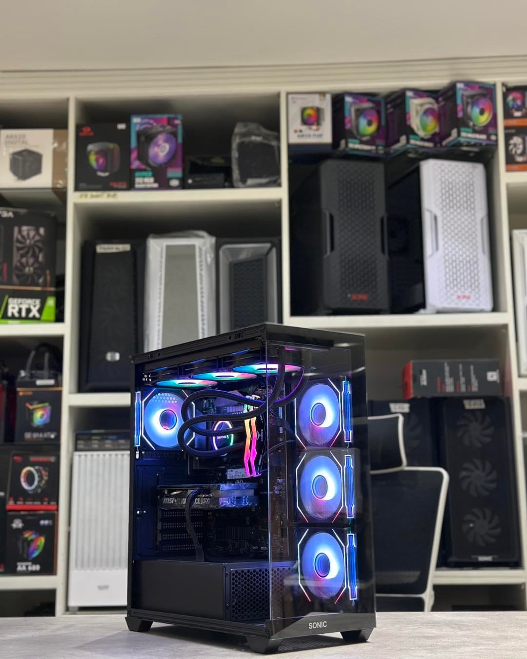 SONIC EL2 Gaming Case with Lian LI Edition Fans - Image 2